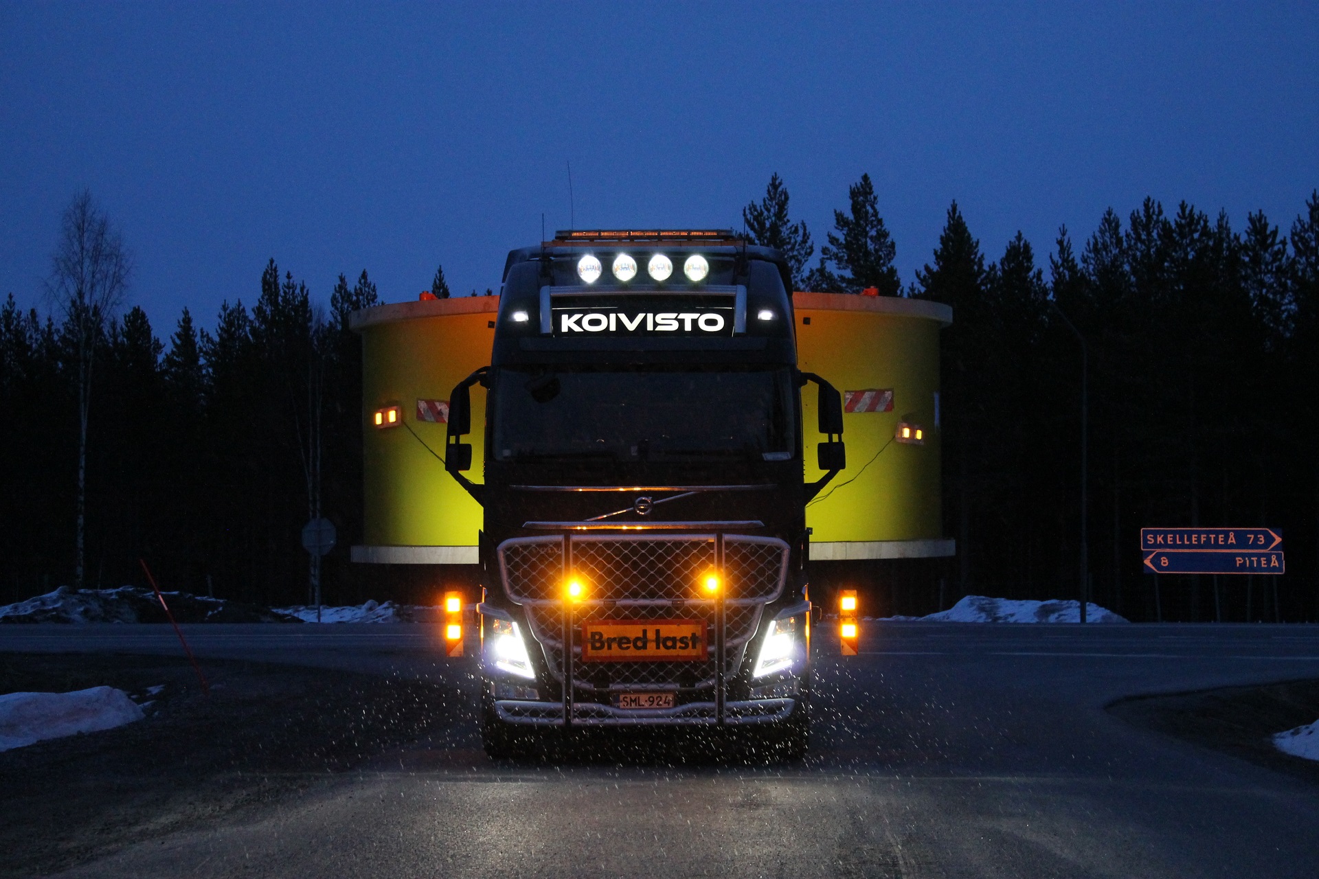 Erikoiset kuljetukset, suunnitellaan huolella, turvallinen, luotettava yhteystyökumppani,rahtikuljetus, nostopalvelu, elementit, reittisuunnittelu, liikenteenohjaus